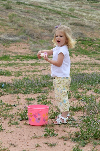 [Abigail easter 2 4-3-2010 2-27-09 PM 3168x4752[3].jpg]