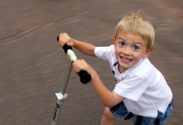 [Gabe scooter[5].jpg]