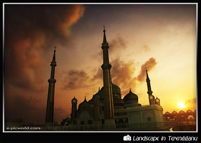 sunrise at masjid kristal picture