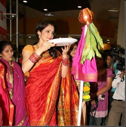 3Isha Koppikar celebrates gudipadwa in Big Fm studios 170310