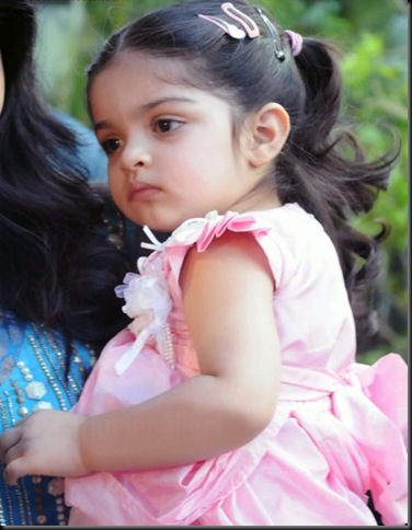 anoushka-ajith-kumar-shalini-latest-photos-07