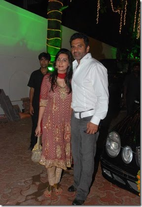 Sunil Shetty with wife Shilpa Shetty Raj Kundra’s  Diwali bash
