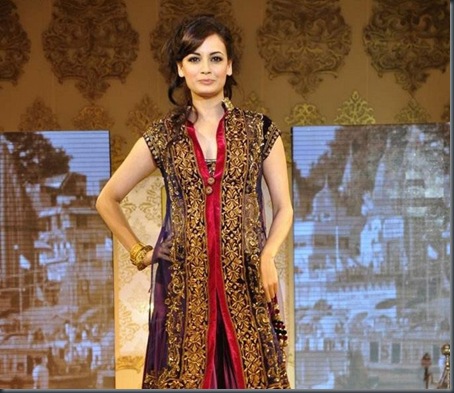 Dia Mirza at Mijwan Fashion show
