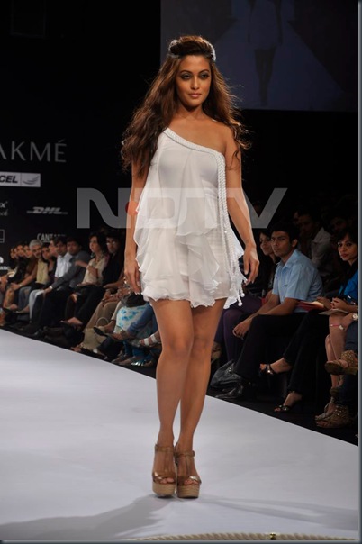 riya  Lakme Fashion week-2011