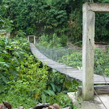 Fussgängerbrücke zum Ort