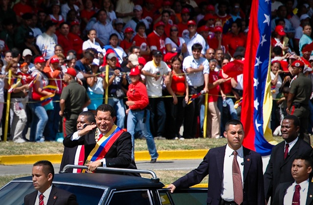 [Chavez Salutes the Crowd[3].jpg]