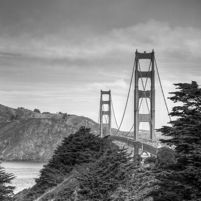 [Golden-Gate-Bridge-Black-and-White3.jpg]