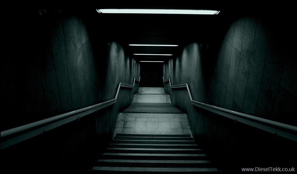 [DieselTekk darkside netbook wallpaper 1024x600 10[3].jpg]