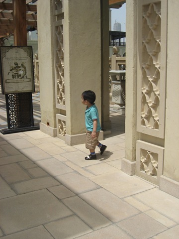 Dubai+mall+outside