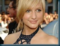 Ashlee Simpson 10 1024x768 Hollywood Celebs Wallpapers