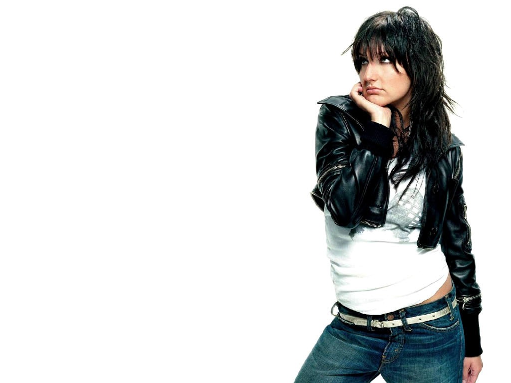 [Ashlee Simpson 11 1024x768 Hollywood Celebs Wallpapers[2].jpg]