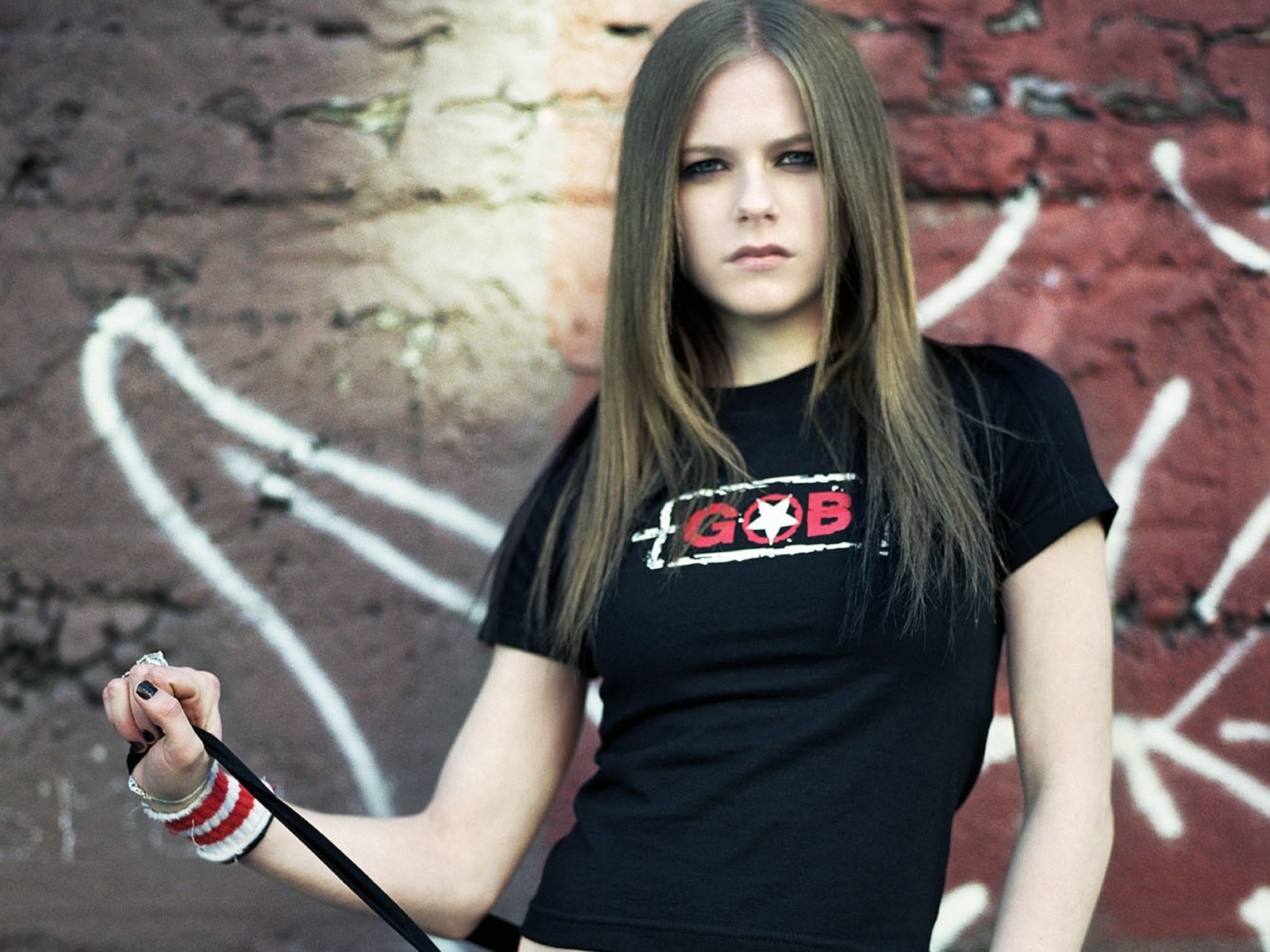 [AvrilLavigne1600x12004hollywoodceleb[1].jpg]