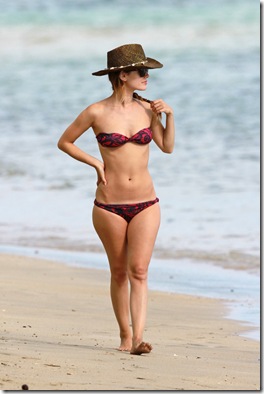 Rachel Bilson in Hawaii beach 6