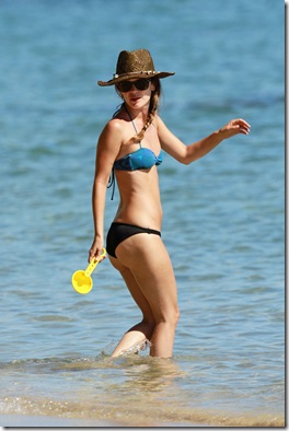 Rachel Bilson in Hawaii beach 9