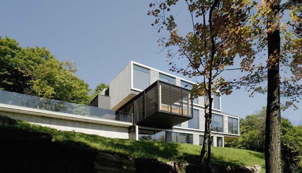 minimalist house design in mountain