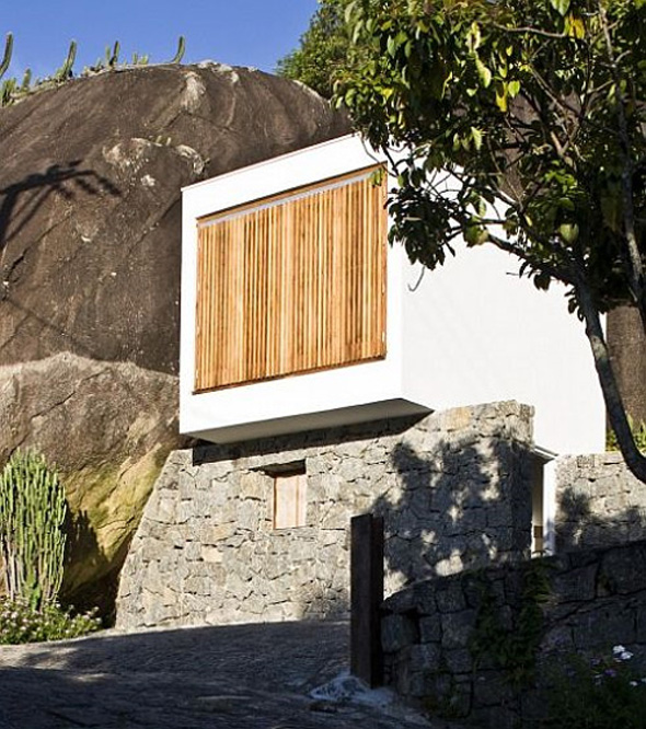 minimalist stoned box house design