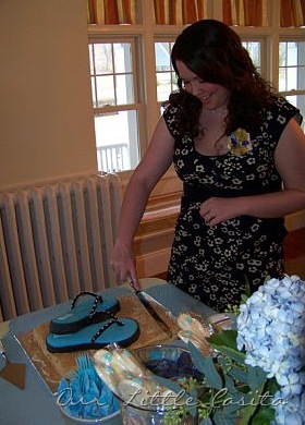 [bridalshowercuttingcake10.jpg]
