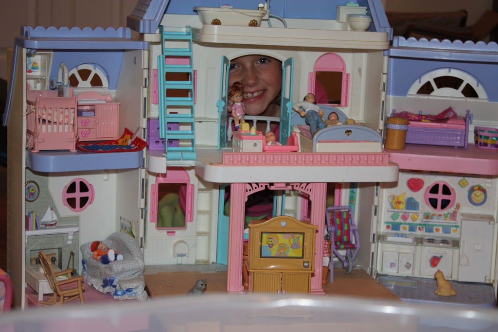 [playhouse and jewlery frame 013[5].jpg]