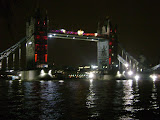 Tower Bridge... linda...