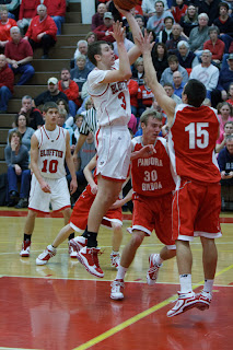 Kyle Siefker shoots against Pandora