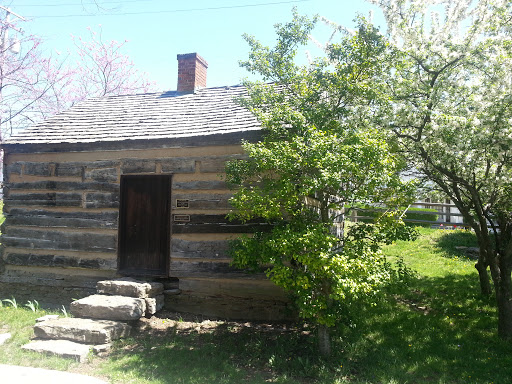 Big Spring Log Cabin Museum