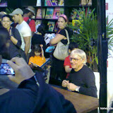 Manara autografando na Riocomicon