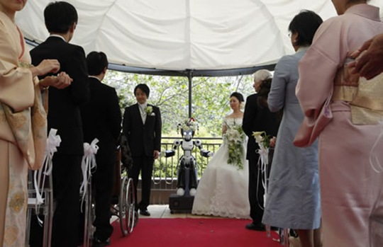 [robot-wedding2[2].jpg]