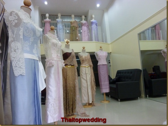 leelarose-moda-Thai-traditional-dresses-w2011-p2