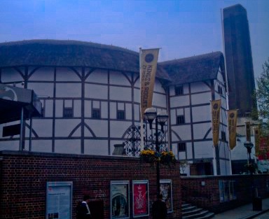 [Globe theatre-1-4[4].jpg]