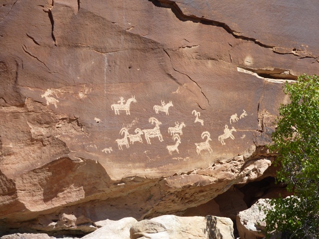 [Arches Nat'l Park Petroglyphs[3].jpg]