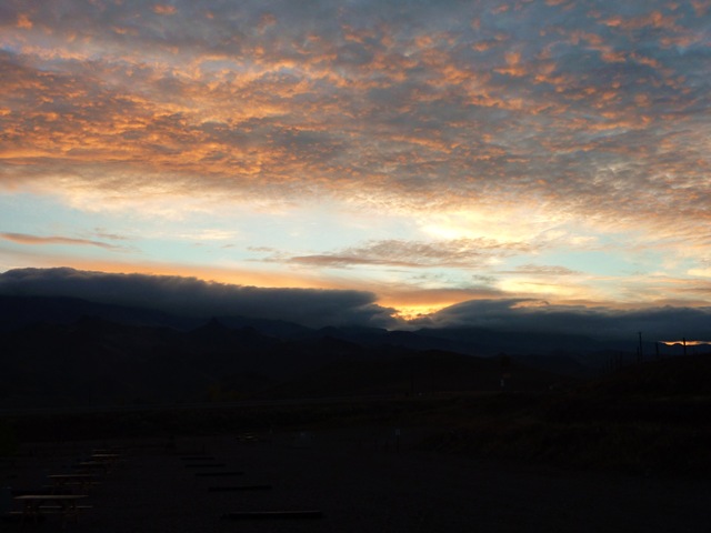 [Utah Sunrise 1.jpg]