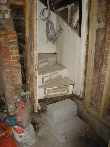 1st%20Floor%20Side%20Stair.JPG