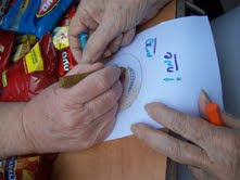 People with Alzheimer's making "mishloach manot" for others 