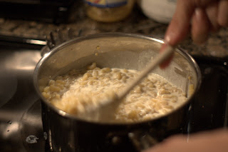 picture of combining bechamel and pasta