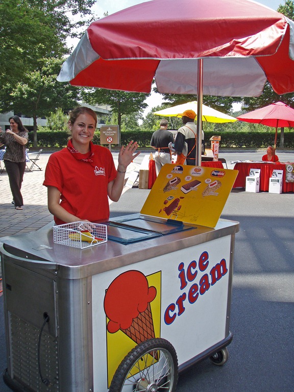 [IceCreamCart[4].jpg]