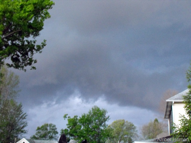 [stormrollingin[5].jpg]