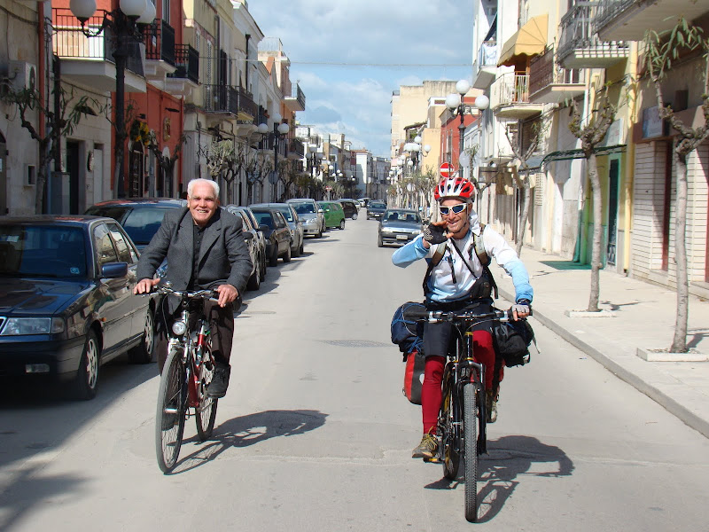 gadi with friends on the road