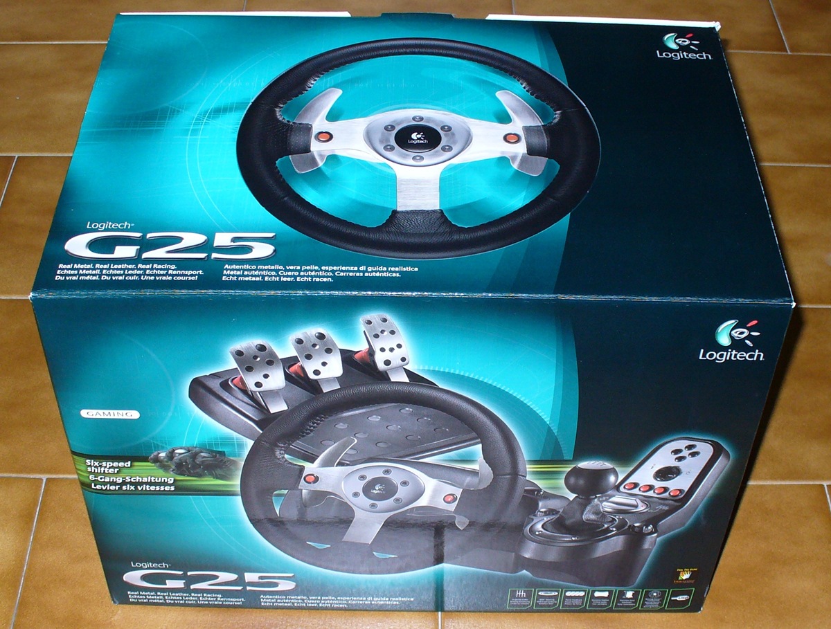 [Logitech G25 confezione[13].jpg]