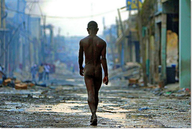 CristobalManuel,ElPais_Desnudo en Haiti