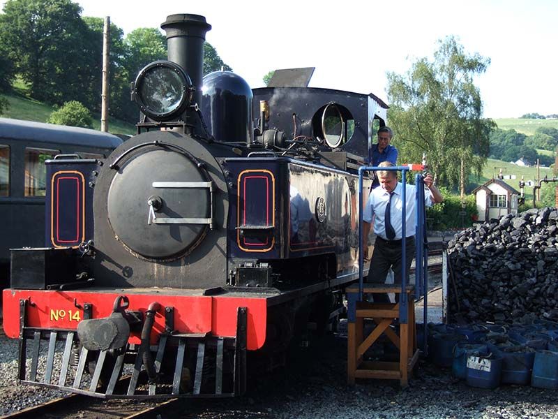 Locomotora Nº 14 en Llanfair, Gales, Reino Unido Locomotora Nº 14 en Llanfair, Gales, Reino Unido