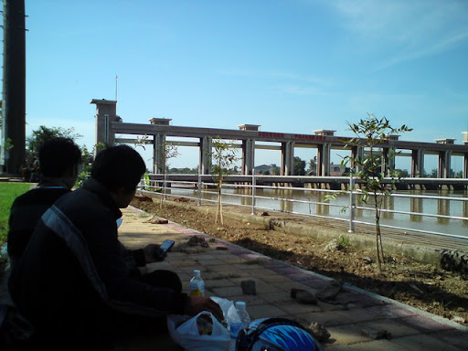 pintu air 10