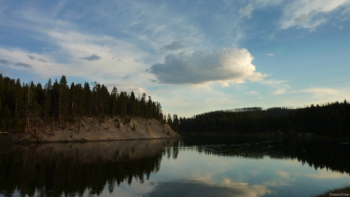 [mammothtoyellowstonelakecartour_2009[5].jpg]