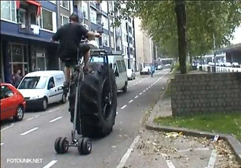 Monster Bike : Sepeda paling Brutal di Dunia| Foto
& Video Monster Bike : Sepeda paling Brutal di Dunia| Foto & Video