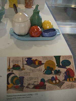 Detail, service pieces