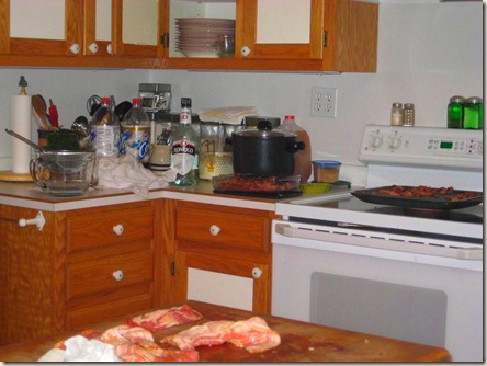 messy kitchen2