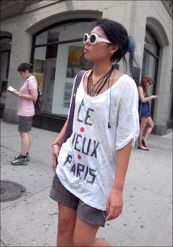 [w retro sunglasses tee shirt in french[2].jpg]