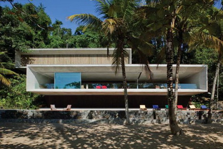 Paraty House by Studio MK27