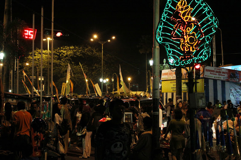 Crowd_New Years Eve_Jogjakarta_Indonesia_Jl Marlioboro