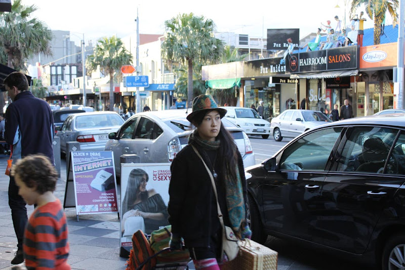 Girl_Acland Street_St Kilda_Melbourne_Australia
