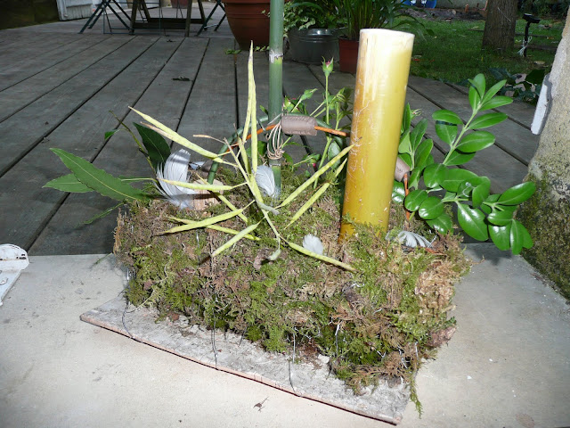 décoration florale bambou et mousse